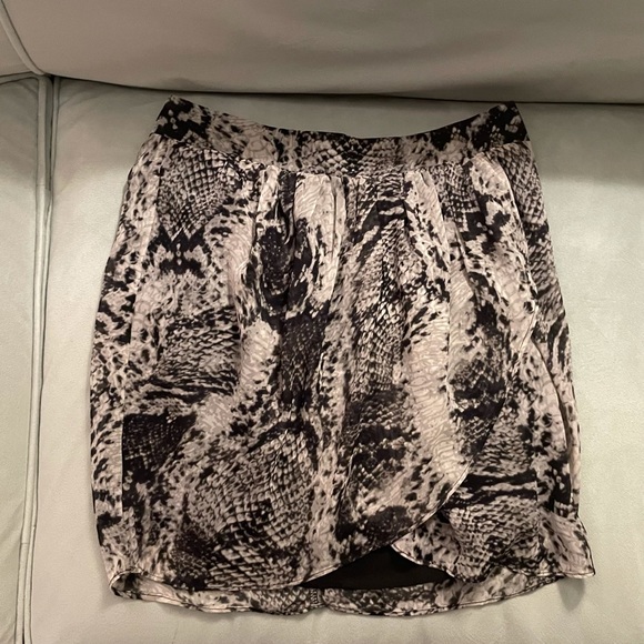 Adelyn Rae Mini Skirt - Picture 3 of 3